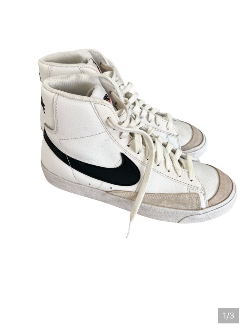 Nike Vintage White and Black High-Tops Nike Blazer Mid 77’ - 6.5 Y